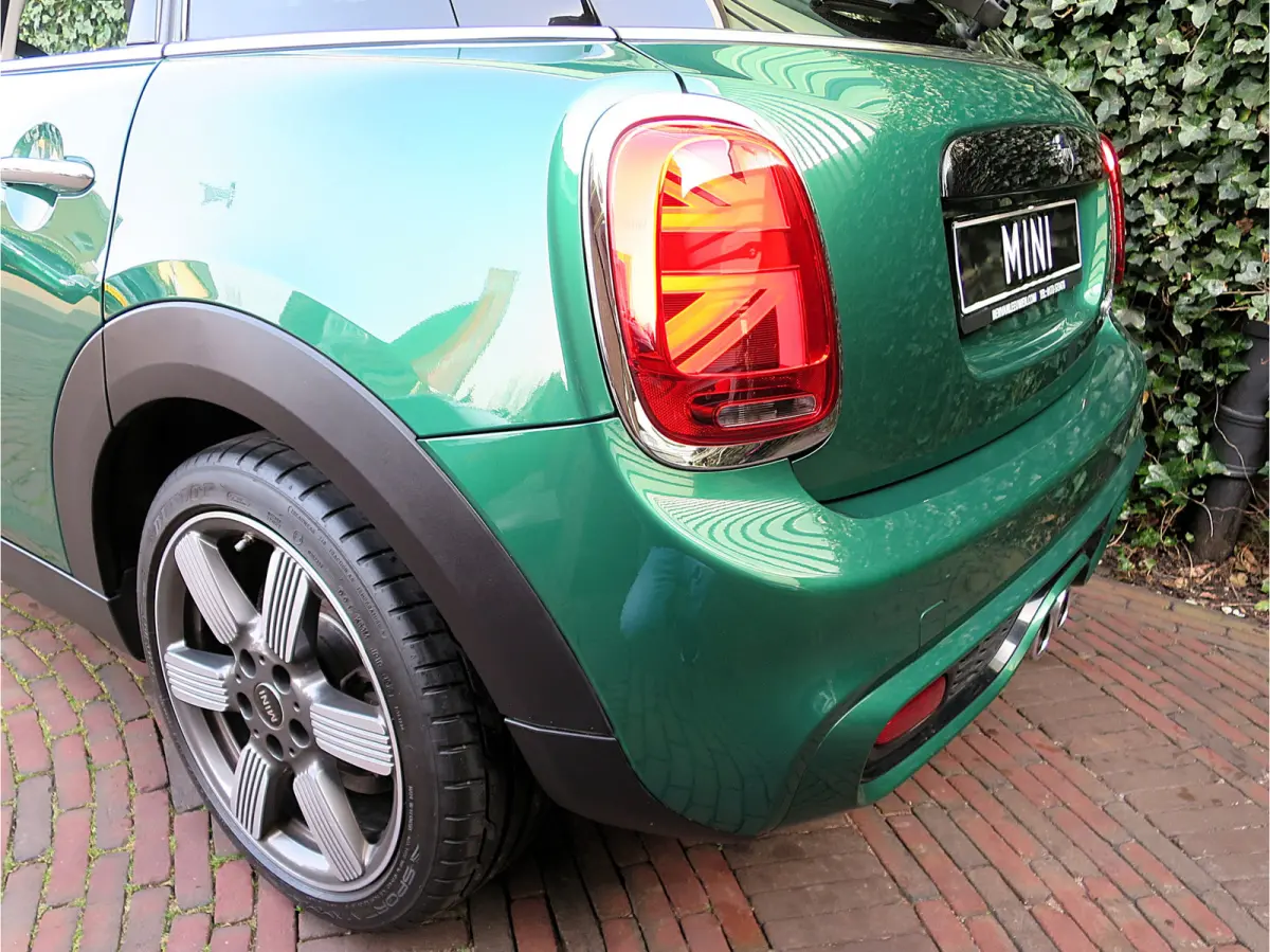 S 2.0 60 Years Edition F55 LCI 5-drs met Head-up, Adap. Cruis, Apple Carplay en 17"