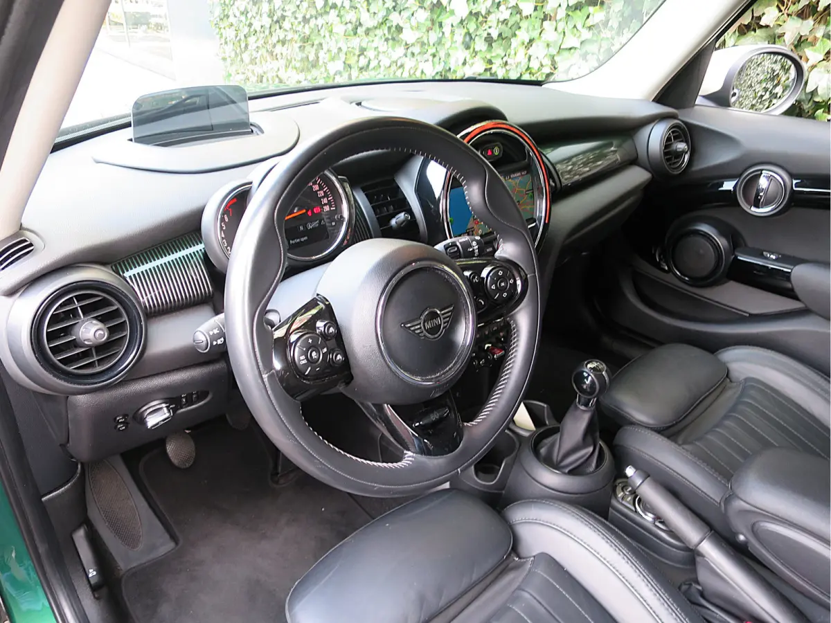 S 2.0 60 Years Edition F55 LCI 5-drs met Head-up, Adap. Cruis, Apple Carplay en 17"