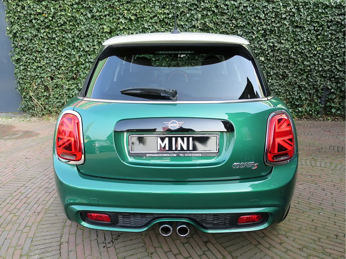 S 2.0 60 Years Edition F55 LCI 5-drs met Head-up, Adap. Cruis, Apple Carplay en 17"