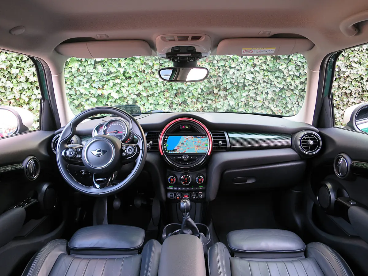 S 2.0 60 Years Edition F55 LCI 5-drs met Head-up, Adap. Cruis, Apple Carplay en 17"