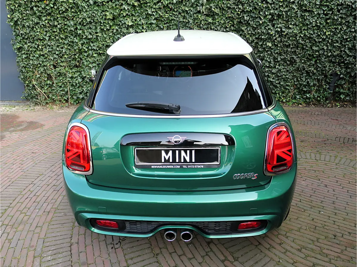 S 2.0 60 Years Edition F55 LCI 5-drs met Head-up, Adap. Cruis, Apple Carplay en 17"