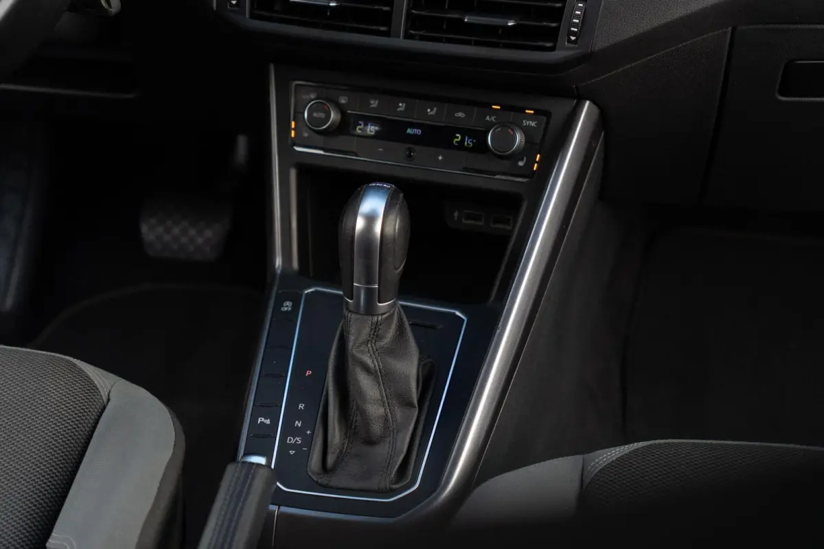 1.6 TDI R-Line DSG|2e Eig.|Virtual|CarPlay|Beats Audio|LED|BTW|Stoelverw.|Camera|Nieuwe Distributie|Perfect Onderhouden
