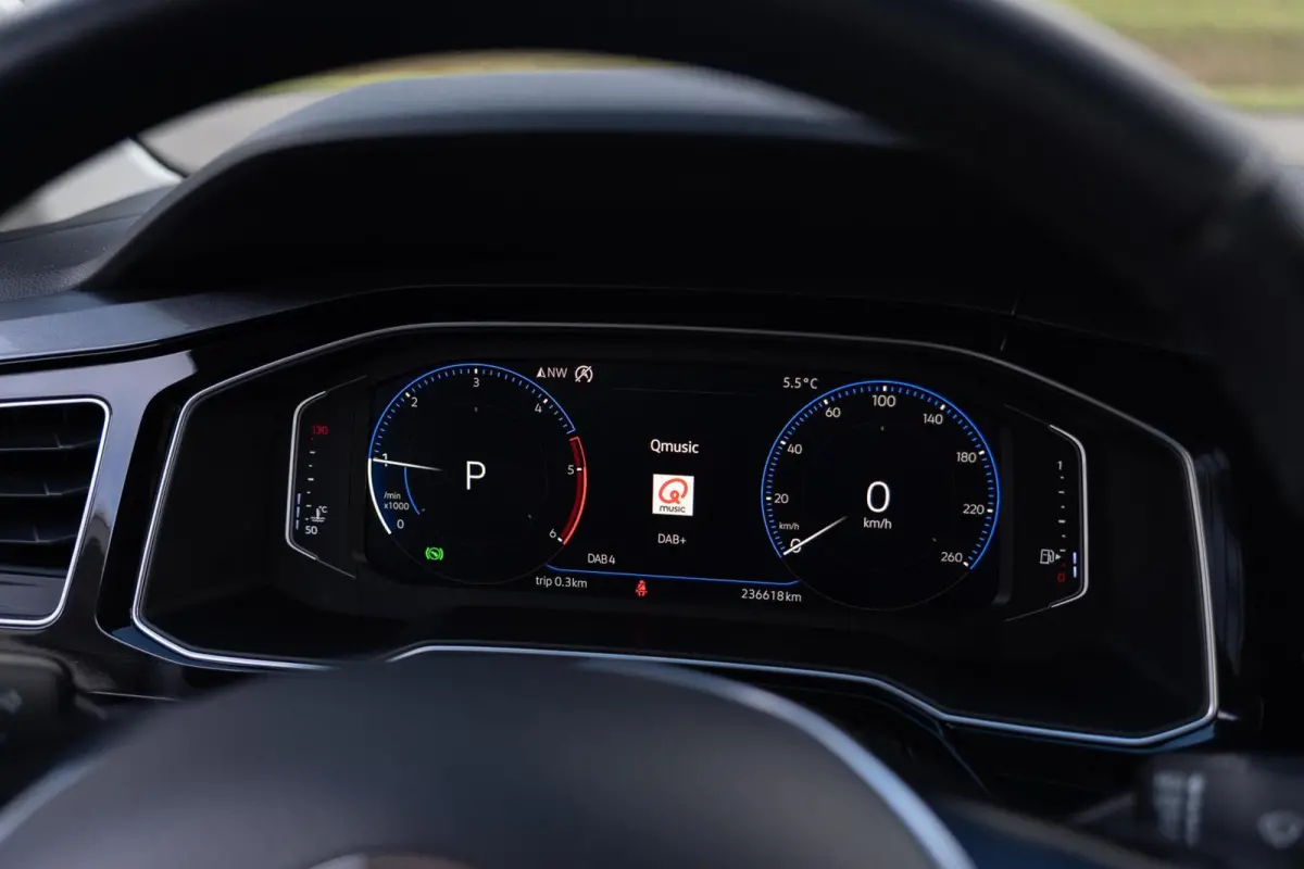 1.6 TDI R-Line DSG|2e Eig.|Virtual|CarPlay|Beats Audio|LED|BTW|Stoelverw.|Camera|Nieuwe Distributie|Perfect Onderhouden