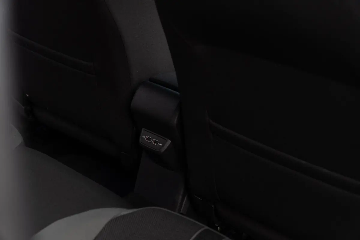 1.6 TDI R-Line DSG|2e Eig.|Virtual|CarPlay|Beats Audio|LED|BTW|Stoelverw.|Camera|Nieuwe Distributie|Perfect Onderhouden