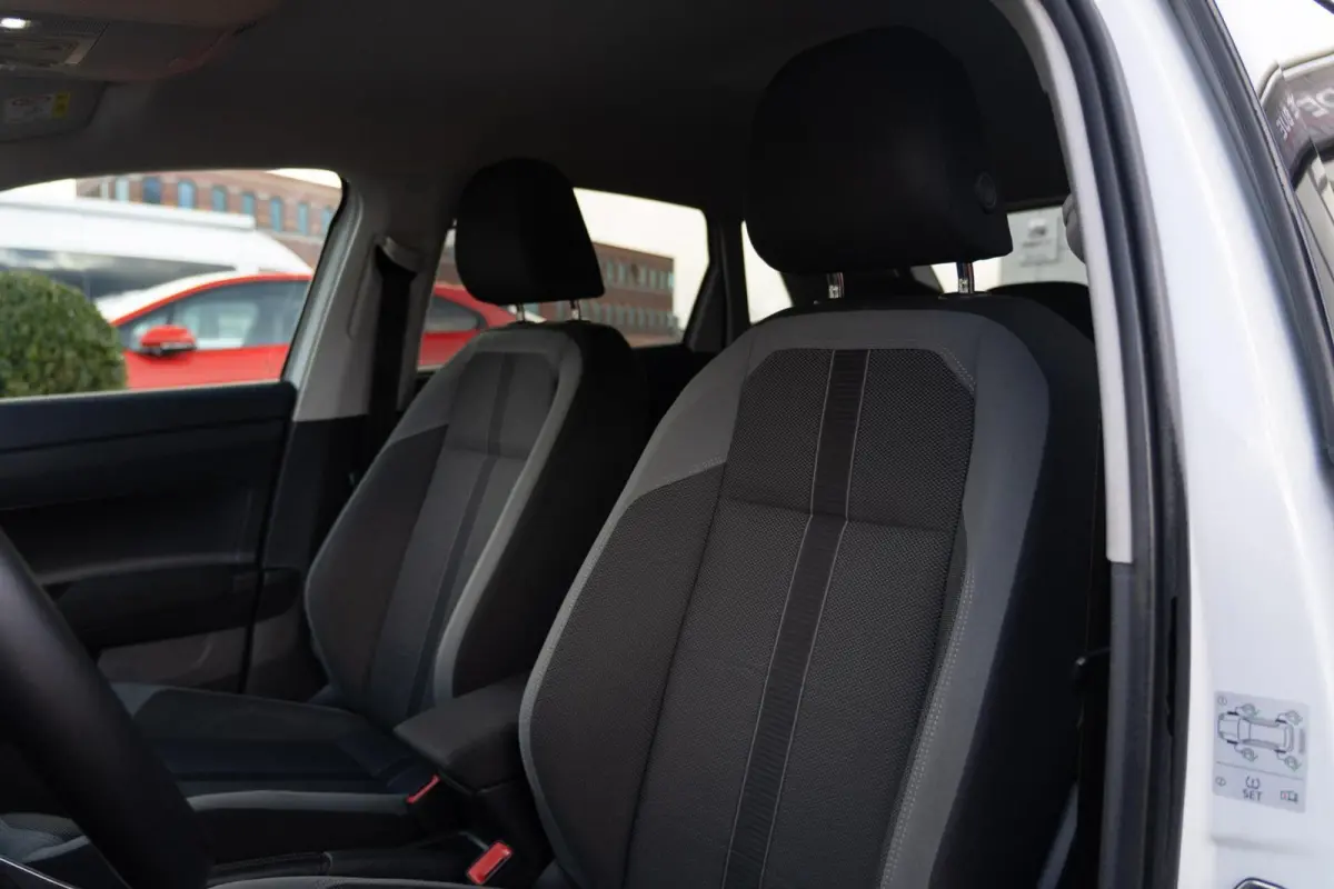 1.6 TDI R-Line DSG|2e Eig.|Virtual|CarPlay|Beats Audio|LED|BTW|Stoelverw.|Camera|Nieuwe Distributie|Perfect Onderhouden