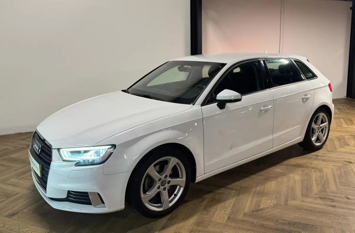 1.0 TFSI Sport Lease Edition PDC NAVI