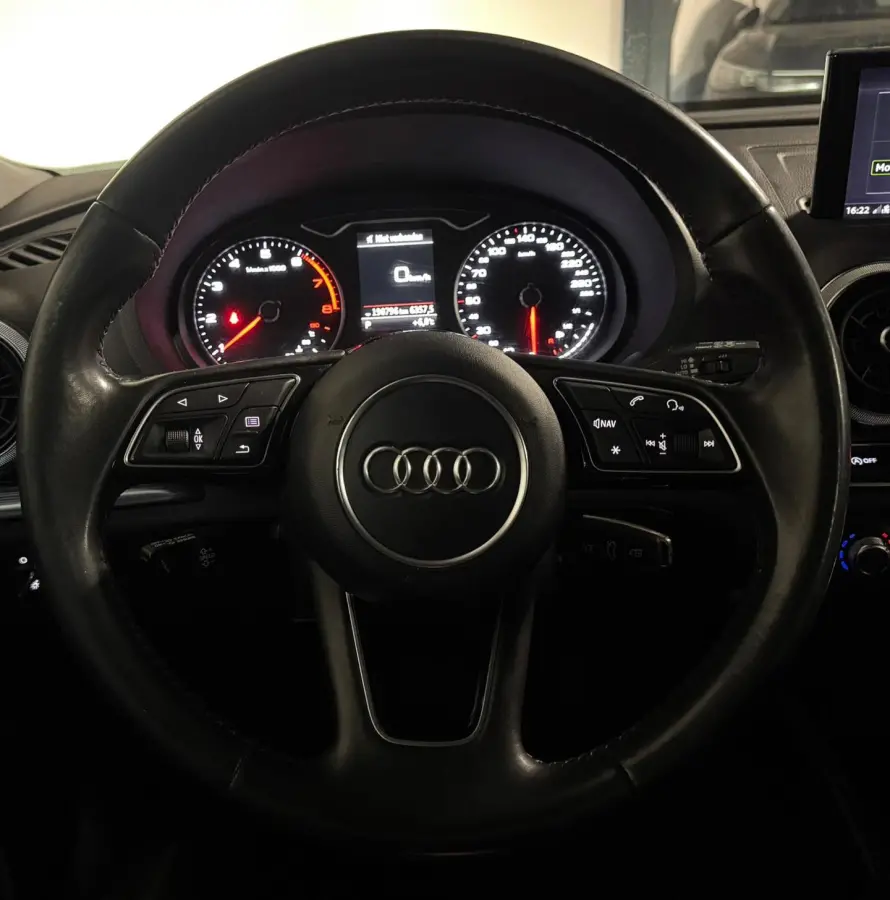 1.0 TFSI Sport Lease Edition PDC NAVI