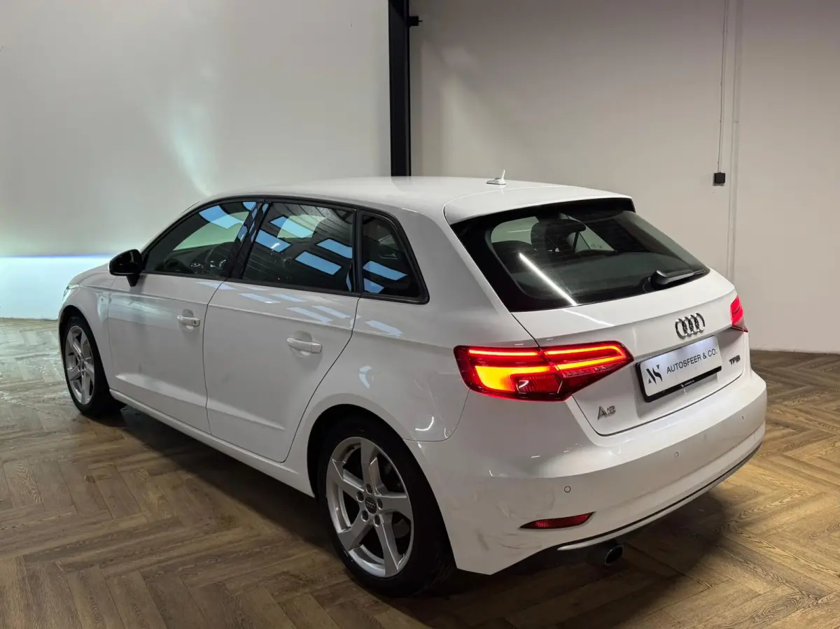 1.0 TFSI Sport Lease Edition PDC NAVI