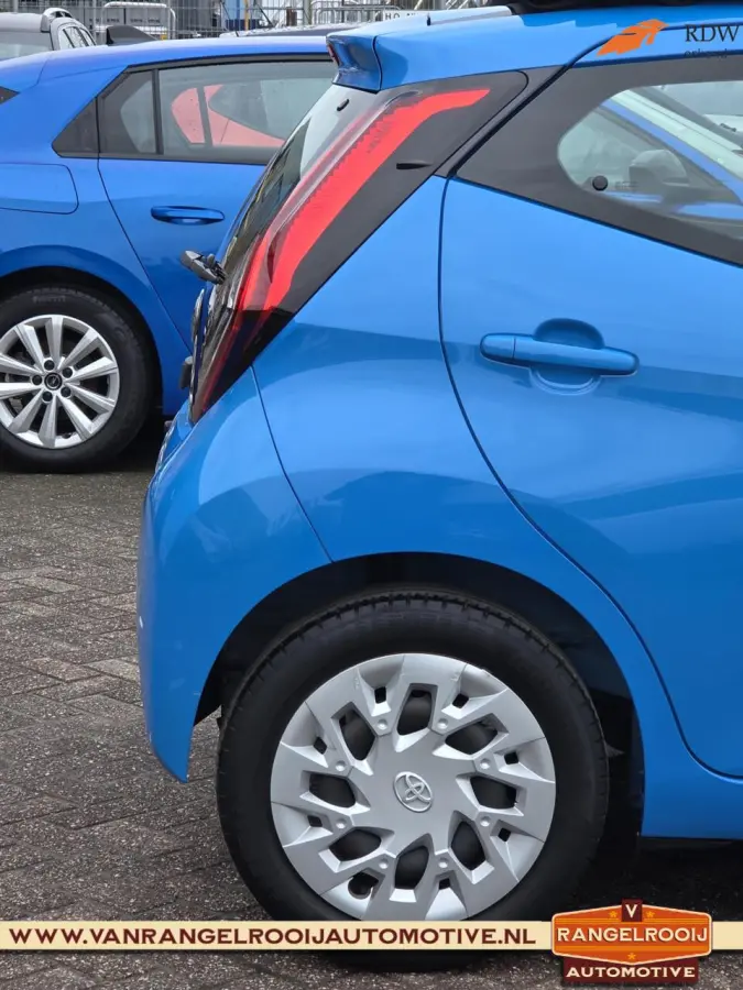 1.0 VVT-i x-play, vouwdak, airco, camera, DAB, carplay