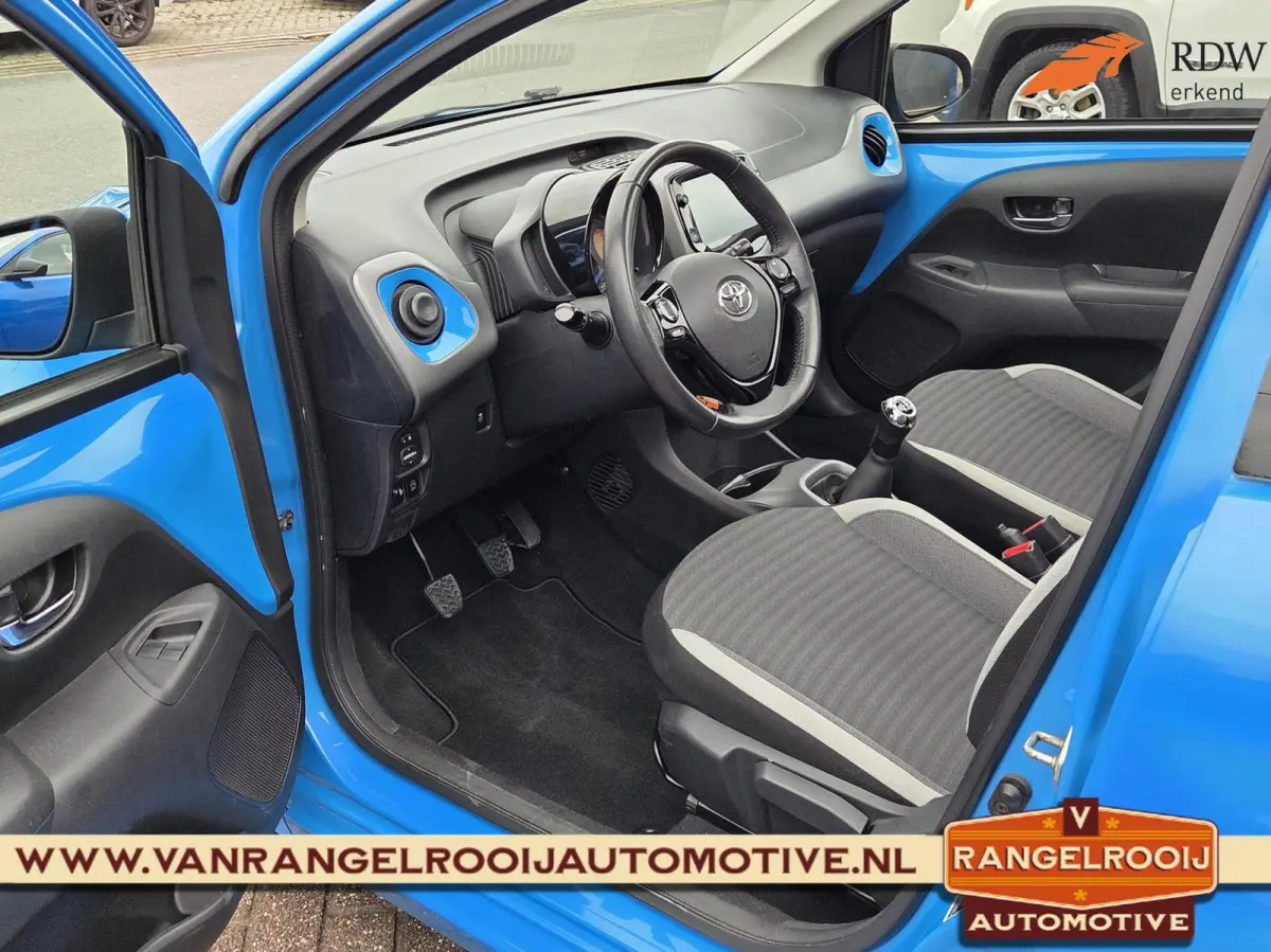 1.0 VVT-i x-play, vouwdak, airco, camera, DAB, carplay