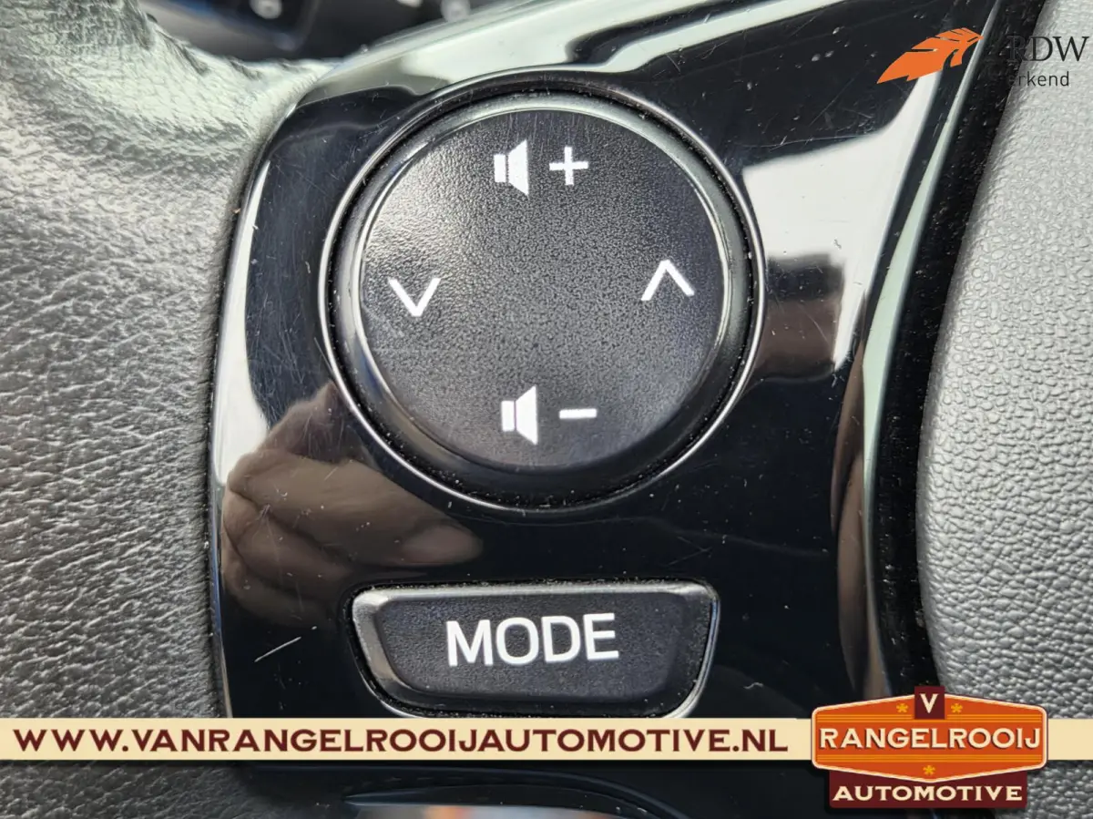 1.0 VVT-i x-play, vouwdak, airco, camera, DAB, carplay