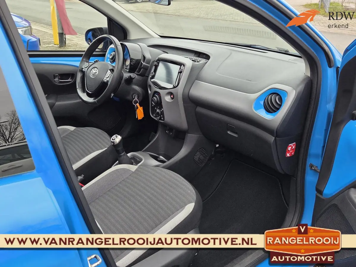1.0 VVT-i x-play, vouwdak, airco, camera, DAB, carplay