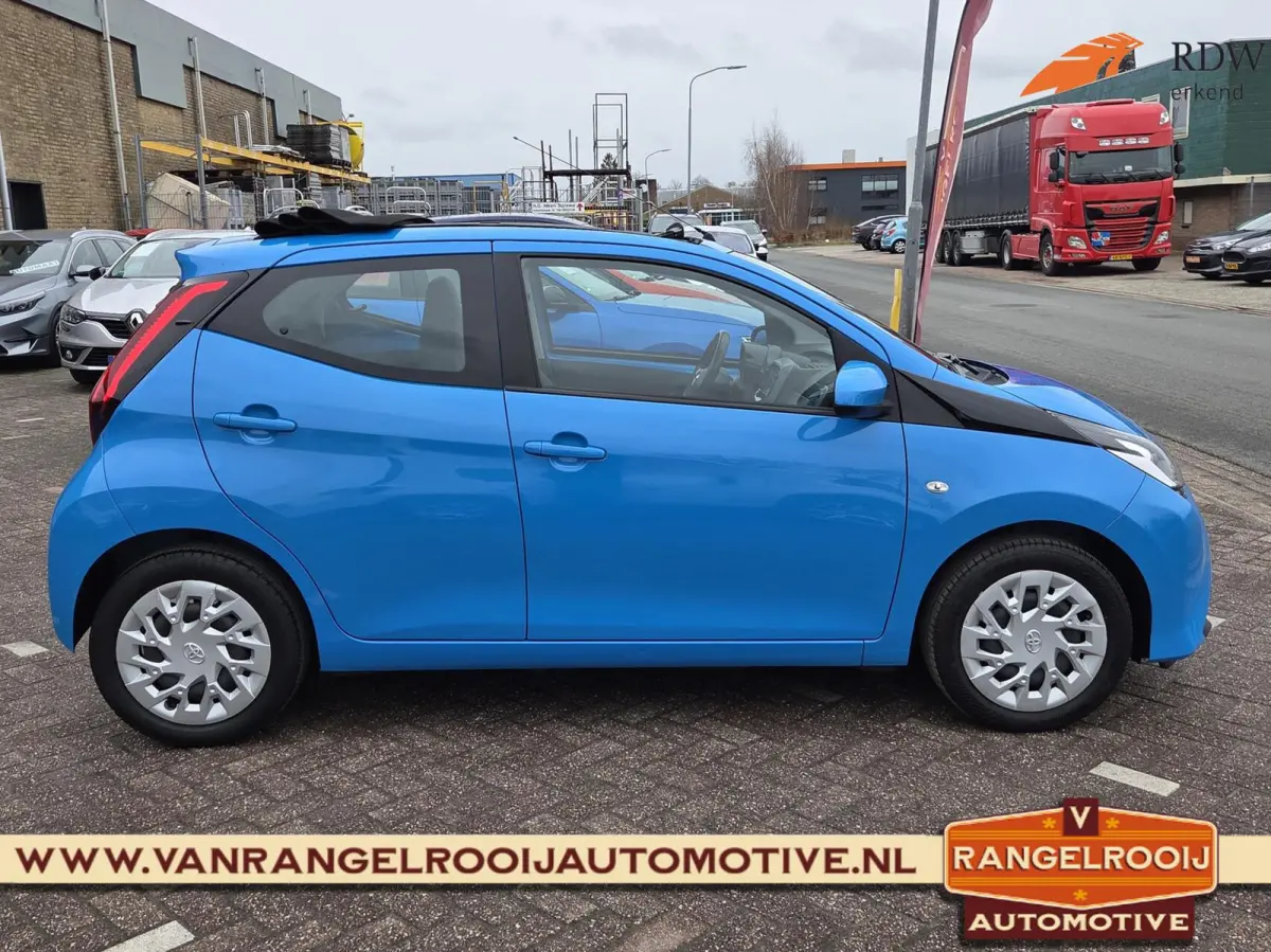 1.0 VVT-i x-play, vouwdak, airco, camera, DAB, carplay