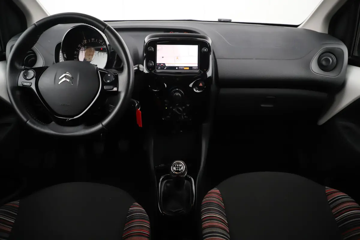 1.0 VTi Shine 15 inch LMV Navigatie Achteruitrijcamera Bluetooth Airco Elektrische Ramen CV