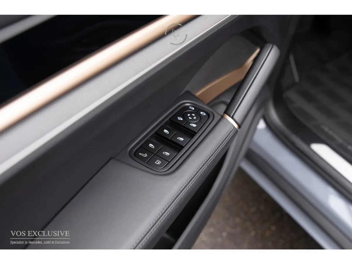 3.0 E-Hybrid SportDesign|Passenger Display|21''|Luchtvering|HUD|ACC|Bose|18-voudig|Pano|Stoelkoeling