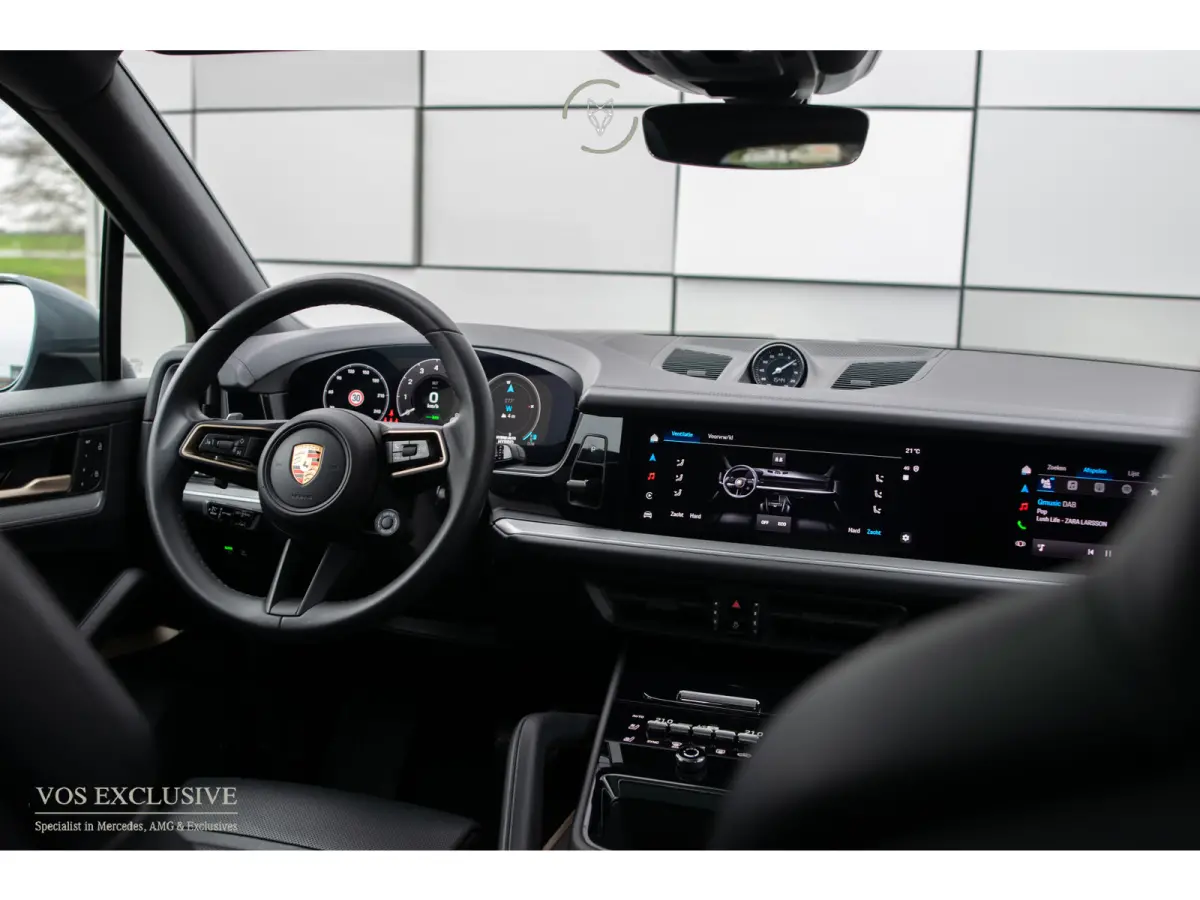 3.0 E-Hybrid SportDesign|Passenger Display|21''|Luchtvering|HUD|ACC|Bose|18-voudig|Pano|Stoelkoeling