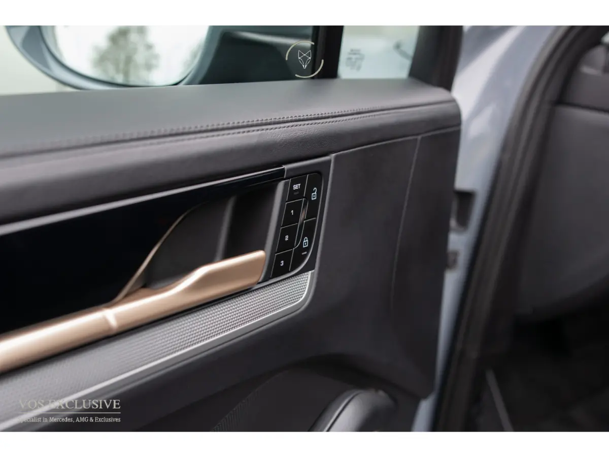 3.0 E-Hybrid SportDesign|Passenger Display|21''|Luchtvering|HUD|ACC|Bose|18-voudig|Pano|Stoelkoeling
