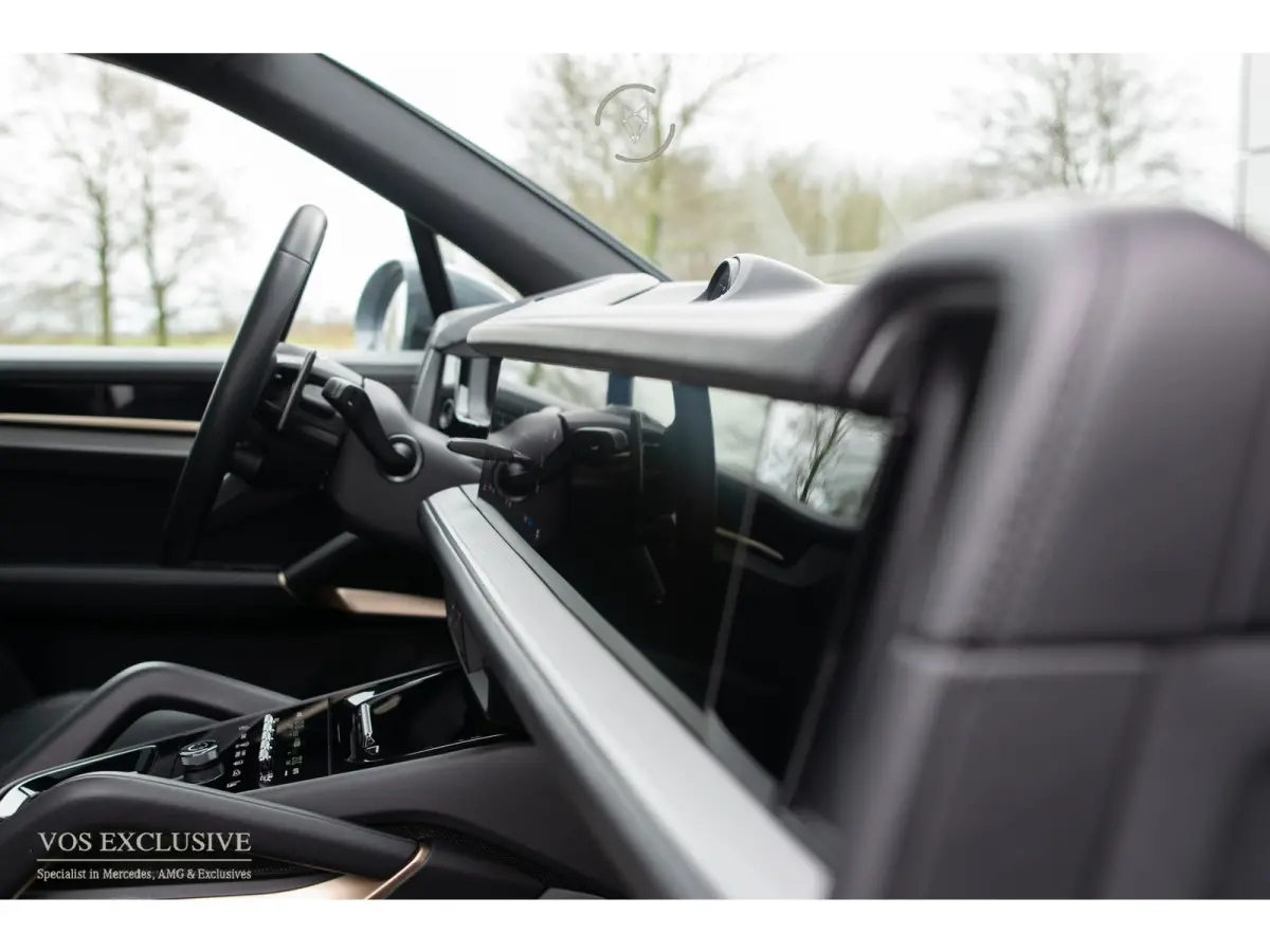 3.0 E-Hybrid SportDesign|Passenger Display|21''|Luchtvering|HUD|ACC|Bose|18-voudig|Pano|Stoelkoeling