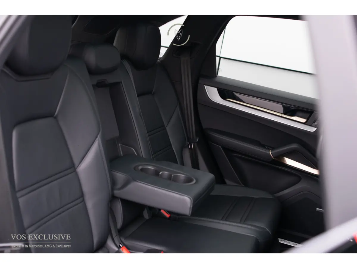 3.0 E-Hybrid SportDesign|Passenger Display|21''|Luchtvering|HUD|ACC|Bose|18-voudig|Pano|Stoelkoeling