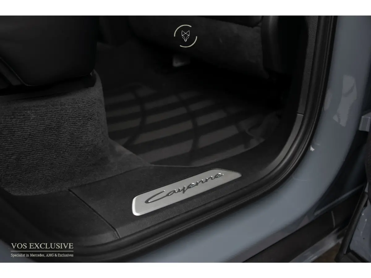3.0 E-Hybrid SportDesign|Passenger Display|21''|Luchtvering|HUD|ACC|Bose|18-voudig|Pano|Stoelkoeling