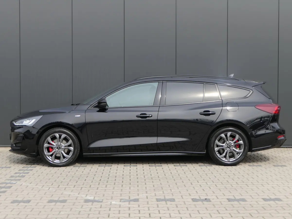 1.0 EcoBoost Hybrid ST Line | Winterpack | Camera | LED | Cruise Control | Keyless Entry/Go | DAB | CarPlay/Android Auto