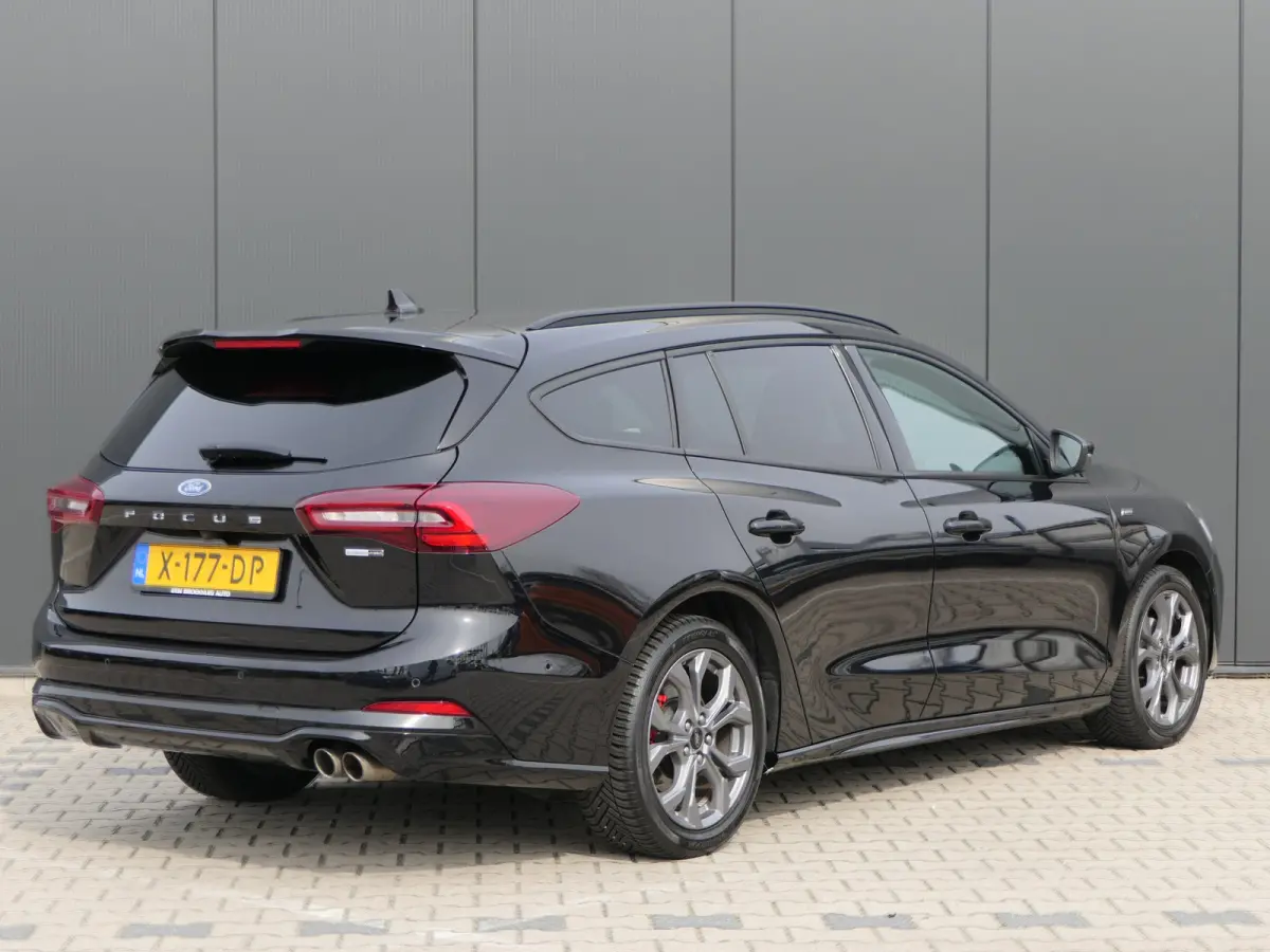 1.0 EcoBoost Hybrid ST Line | Winterpack | Camera | LED | Cruise Control | Keyless Entry/Go | DAB | CarPlay/Android Auto