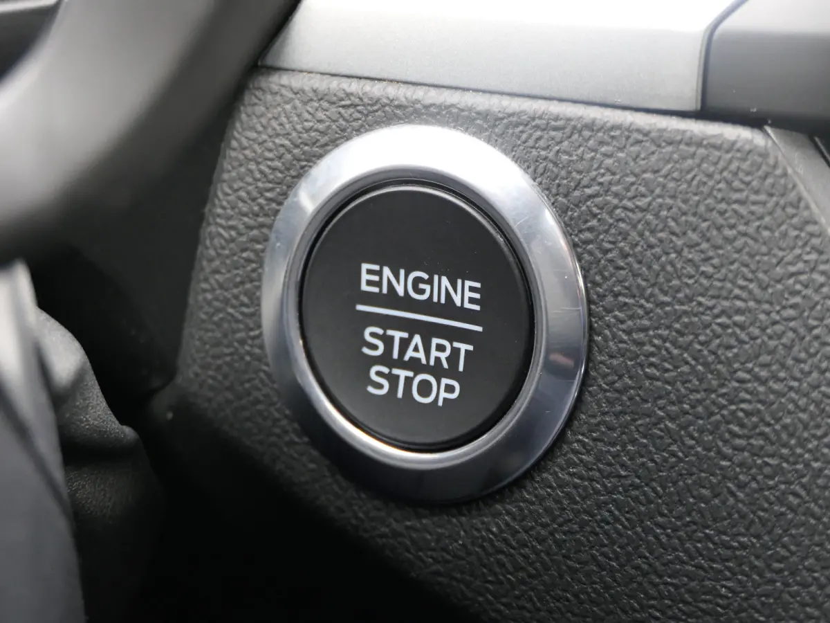 1.0 EcoBoost Hybrid ST Line | Winterpack | Camera | LED | Cruise Control | Keyless Entry/Go | DAB | CarPlay/Android Auto