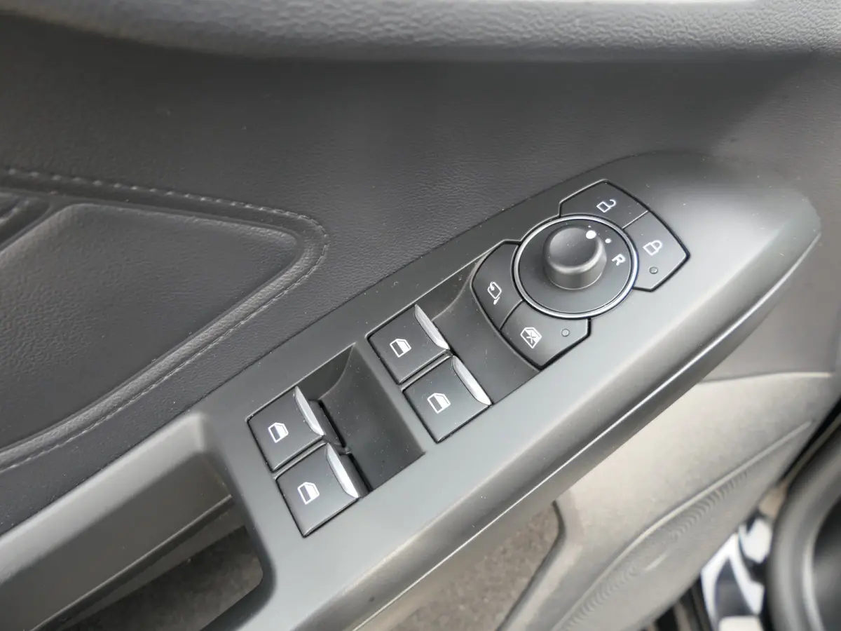 1.0 EcoBoost Hybrid ST Line | Winterpack | Camera | LED | Cruise Control | Keyless Entry/Go | DAB | CarPlay/Android Auto