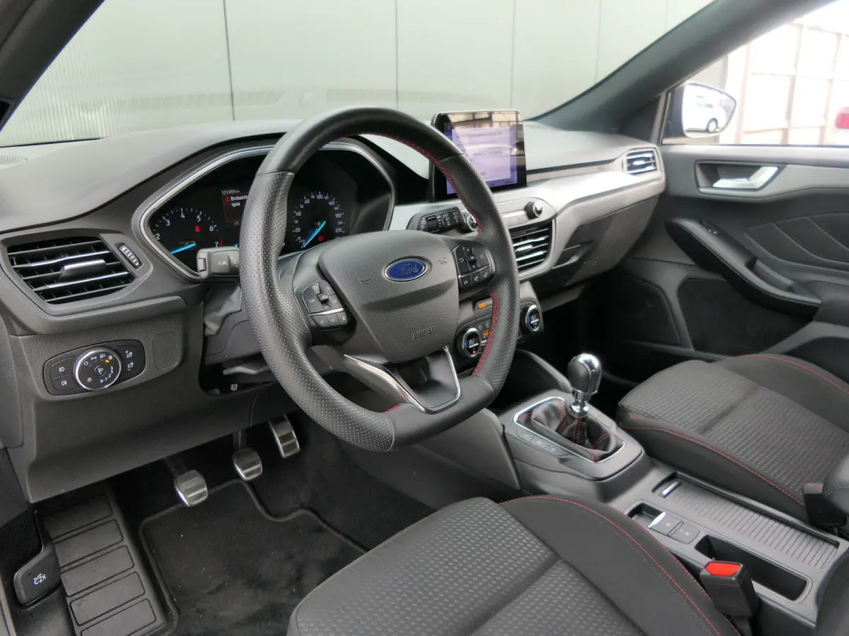 1.0 EcoBoost Hybrid ST Line | Winterpack | Camera | LED | Cruise Control | Keyless Entry/Go | DAB | CarPlay/Android Auto