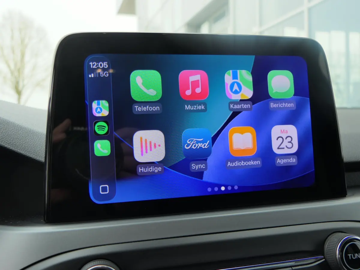 1.0 EcoBoost Hybrid ST Line | Winterpack | Camera | LED | Cruise Control | Keyless Entry/Go | DAB | CarPlay/Android Auto