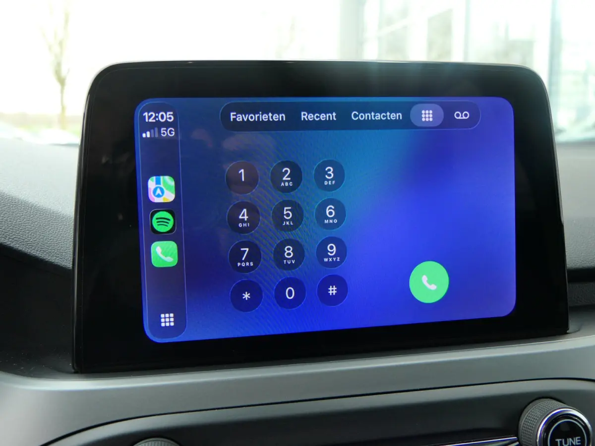 1.0 EcoBoost Hybrid ST Line | Winterpack | Camera | LED | Cruise Control | Keyless Entry/Go | DAB | CarPlay/Android Auto