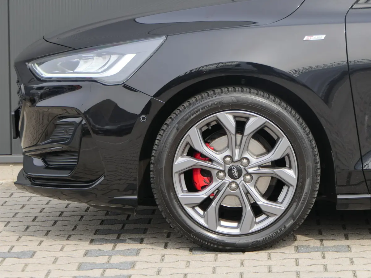 1.0 EcoBoost Hybrid ST Line | Winterpack | Camera | LED | Cruise Control | Keyless Entry/Go | DAB | CarPlay/Android Auto