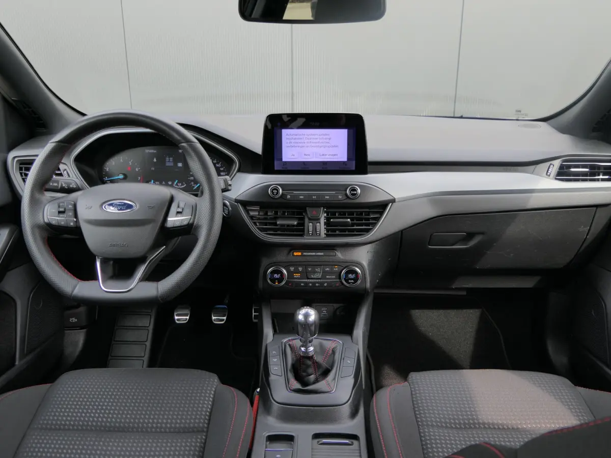 1.0 EcoBoost Hybrid ST Line | Winterpack | Camera | LED | Cruise Control | Keyless Entry/Go | DAB | CarPlay/Android Auto