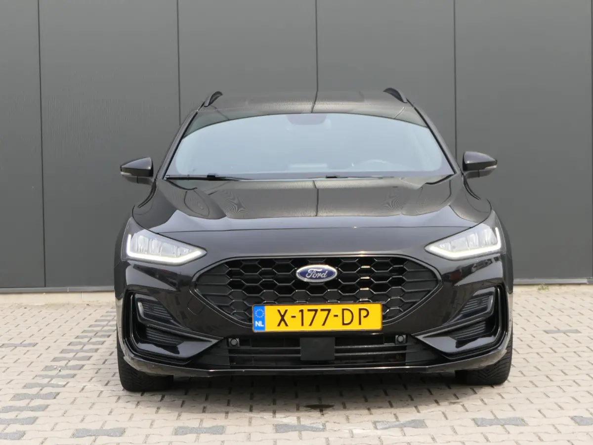 1.0 EcoBoost Hybrid ST Line | Winterpack | Camera | LED | Cruise Control | Keyless Entry/Go | DAB | CarPlay/Android Auto
