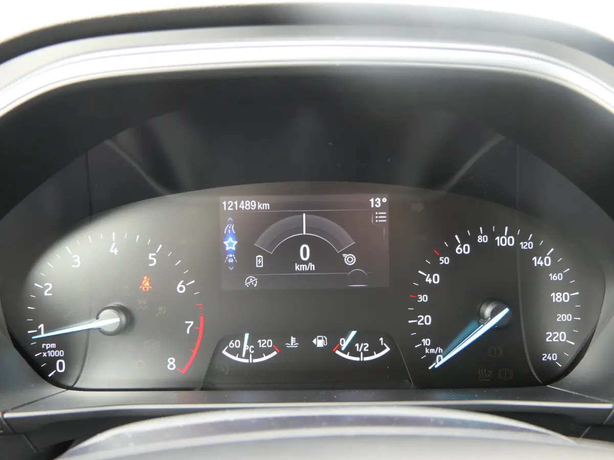 1.0 EcoBoost Hybrid ST Line | Winterpack | Camera | LED | Cruise Control | Keyless Entry/Go | DAB | CarPlay/Android Auto