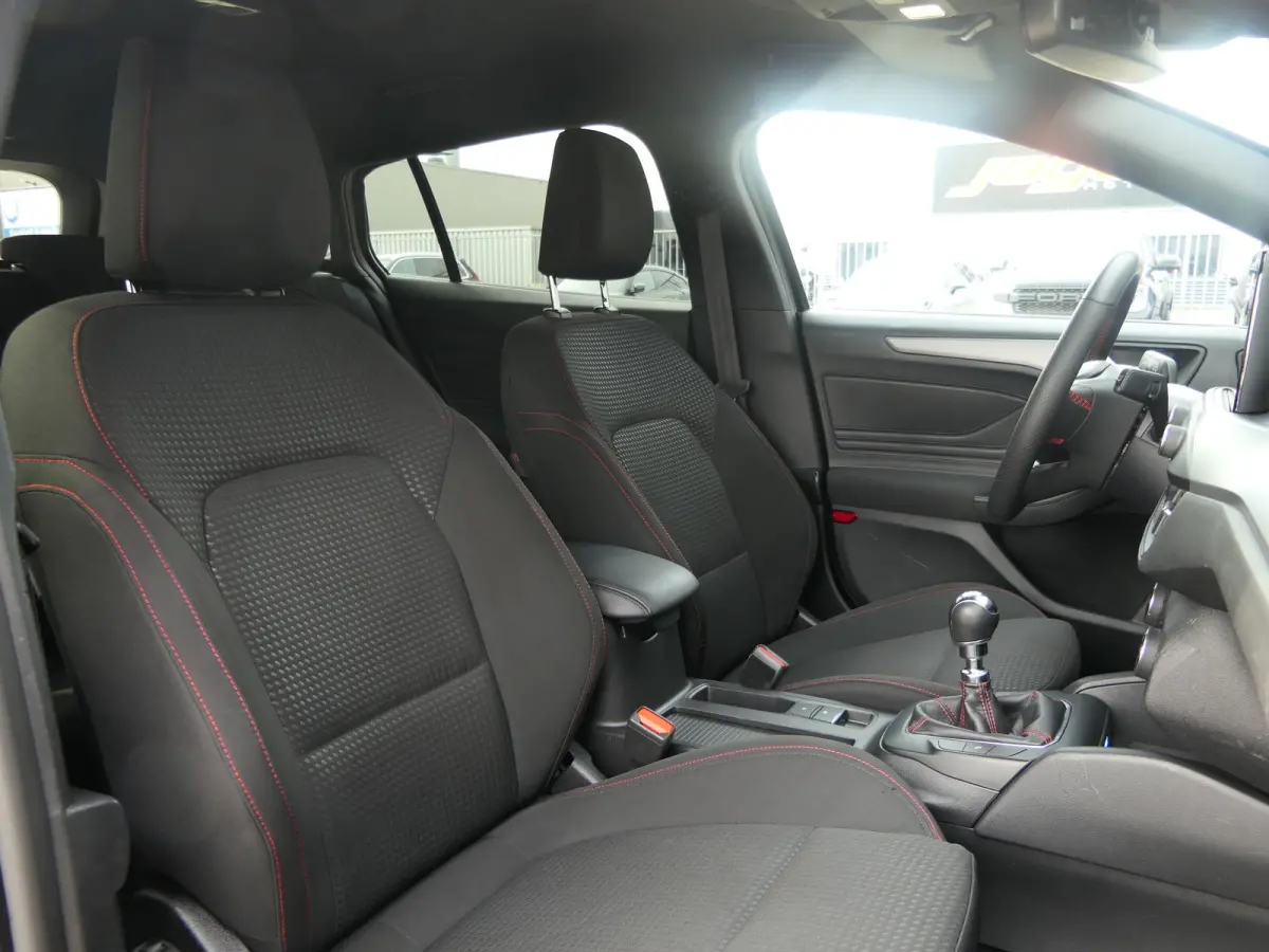 1.0 EcoBoost Hybrid ST Line | Winterpack | Camera | LED | Cruise Control | Keyless Entry/Go | DAB | CarPlay/Android Auto