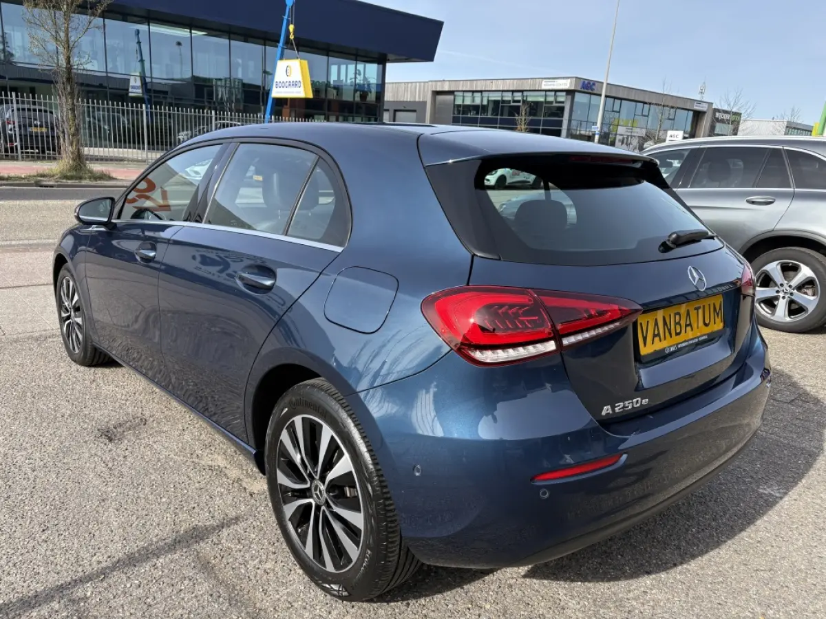 250 e Premium | Hybride