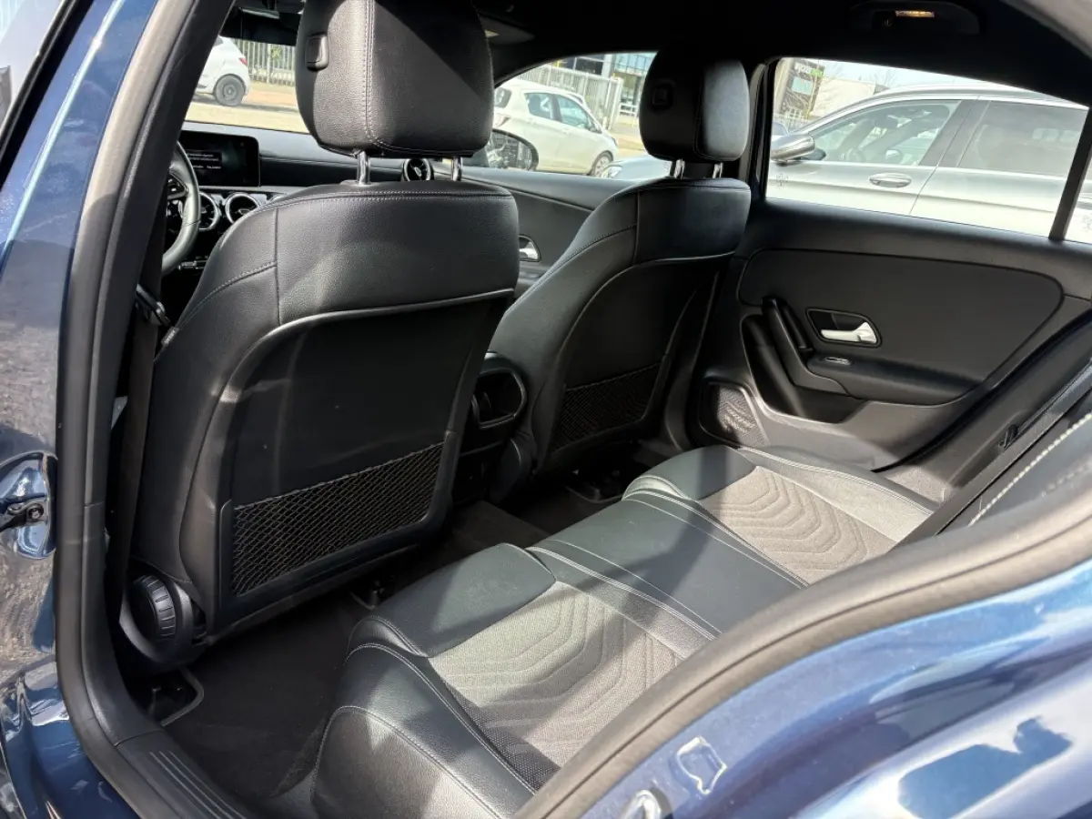 250 e Premium | Hybride