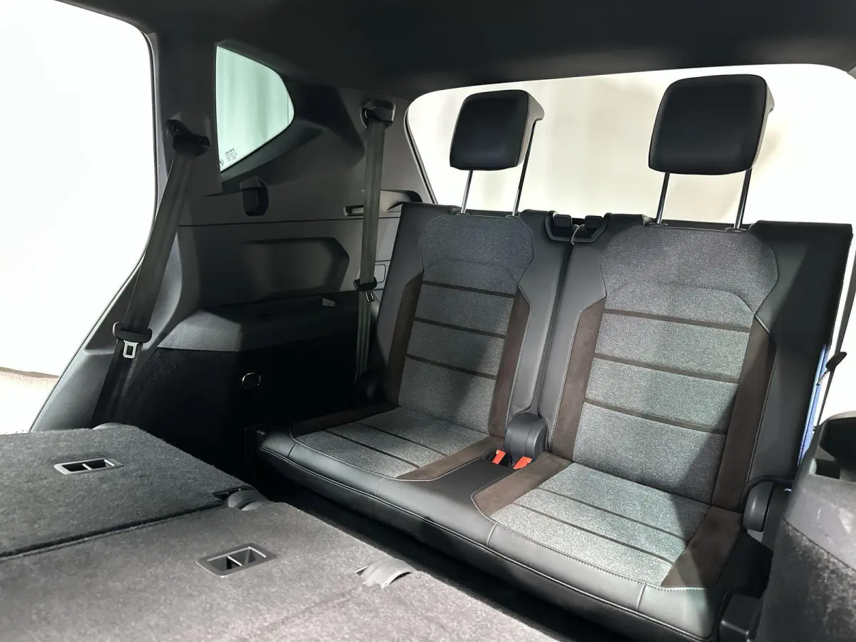1.5 TSI Xcellence Business Intense 7p. Automaat | Trekhaak | Pano