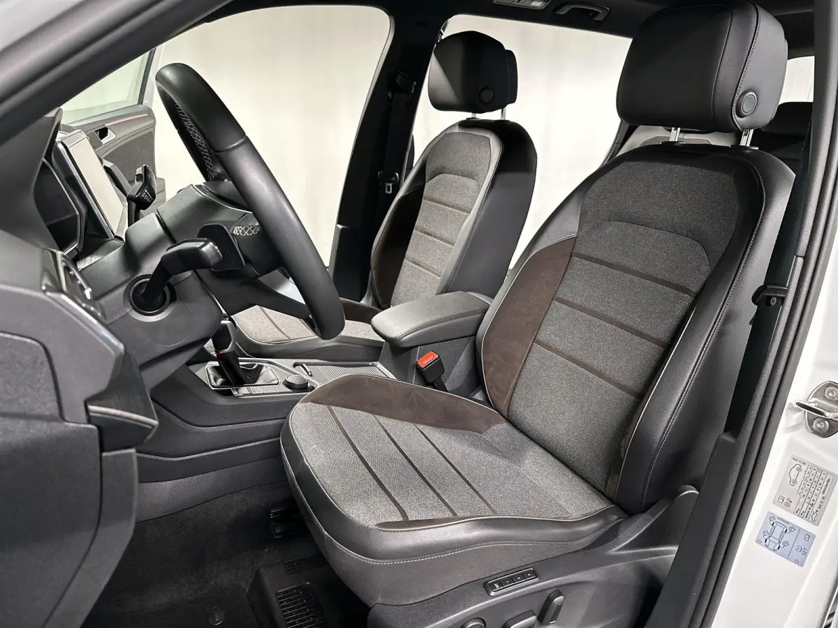 1.5 TSI Xcellence Business Intense 7p. Automaat | Trekhaak | Pano