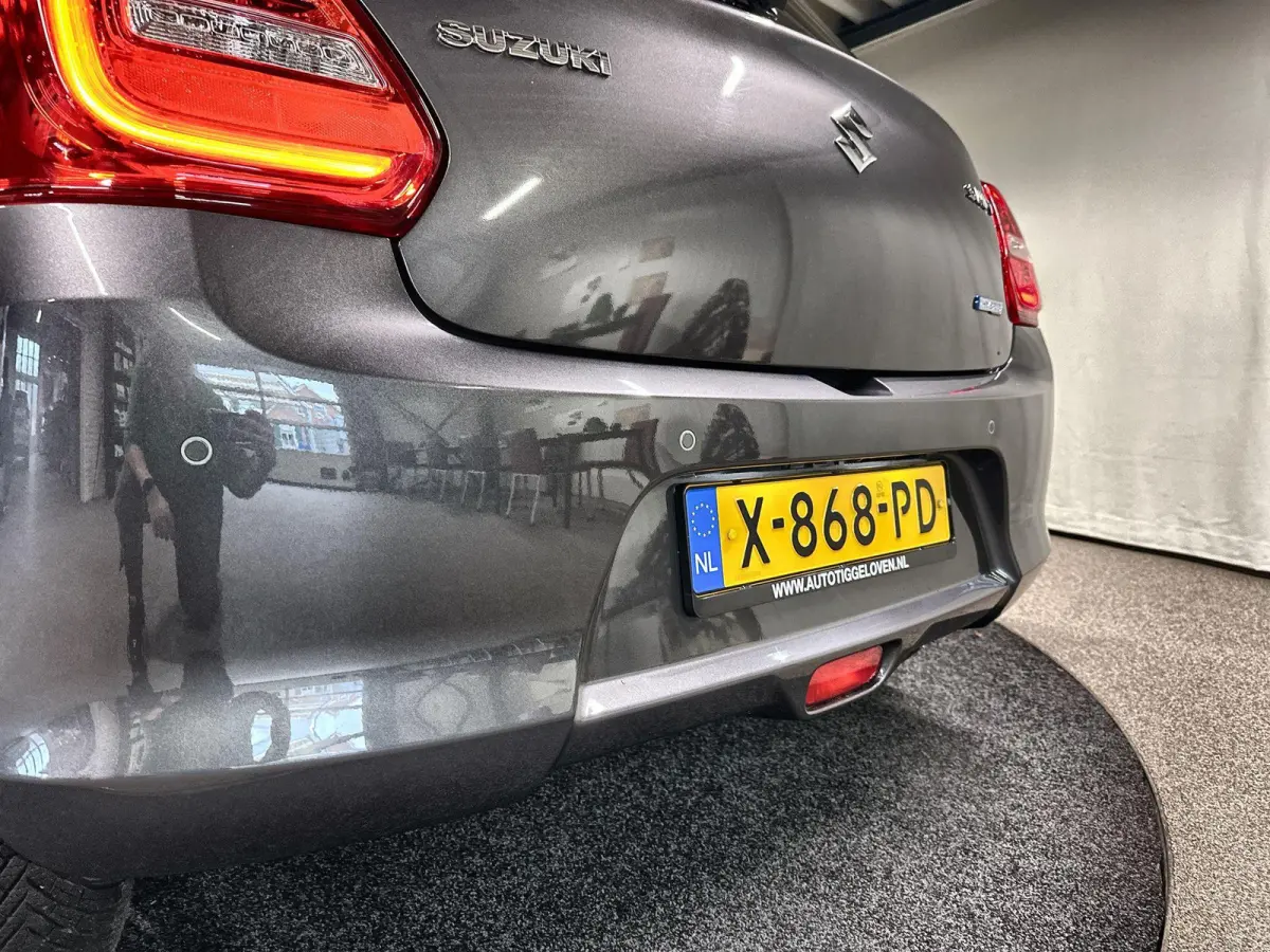 1.2 Select Smart Hybrid Navi | Led | Camera