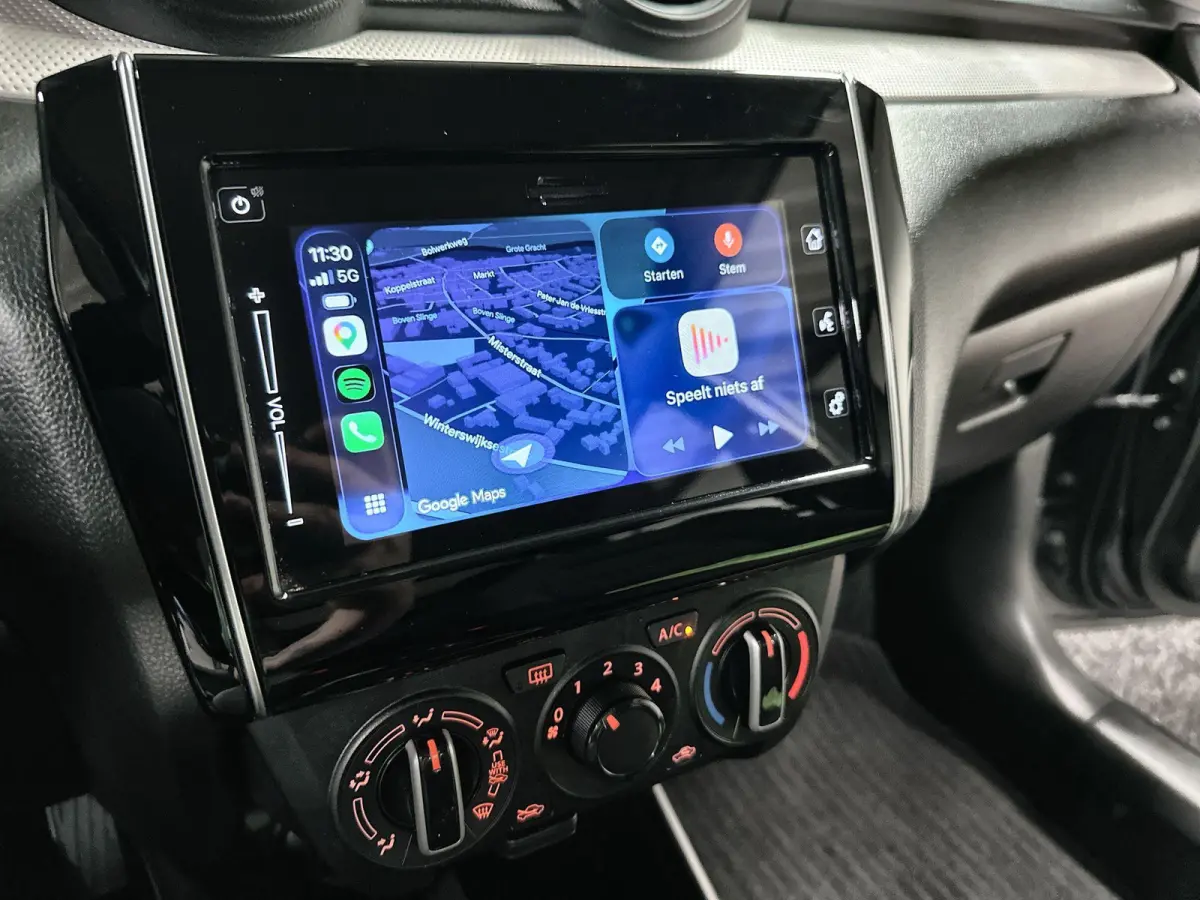 1.2 Select Smart Hybrid Navi | Led | Camera