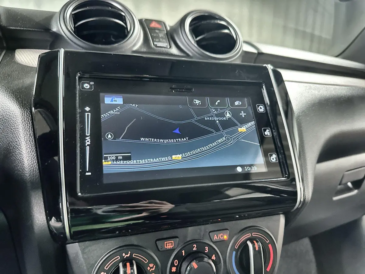 1.2 Select Smart Hybrid Navi | Led | Camera