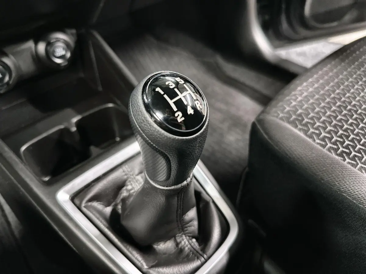 1.2 Select Smart Hybrid Navi | Led | Camera