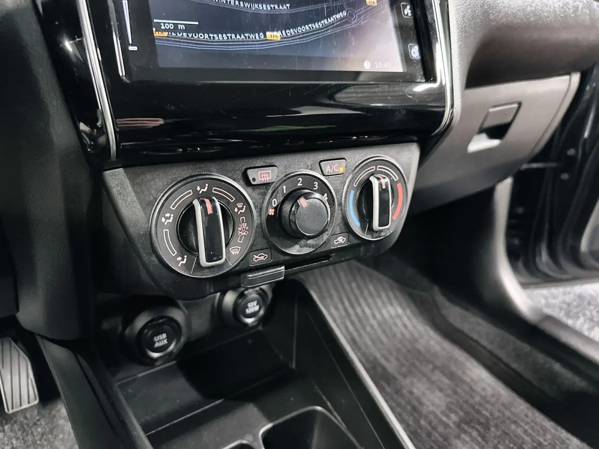 1.2 Select Smart Hybrid Navi | Led | Camera