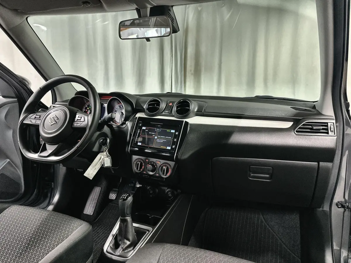 1.2 Select Smart Hybrid Navi | Led | Camera