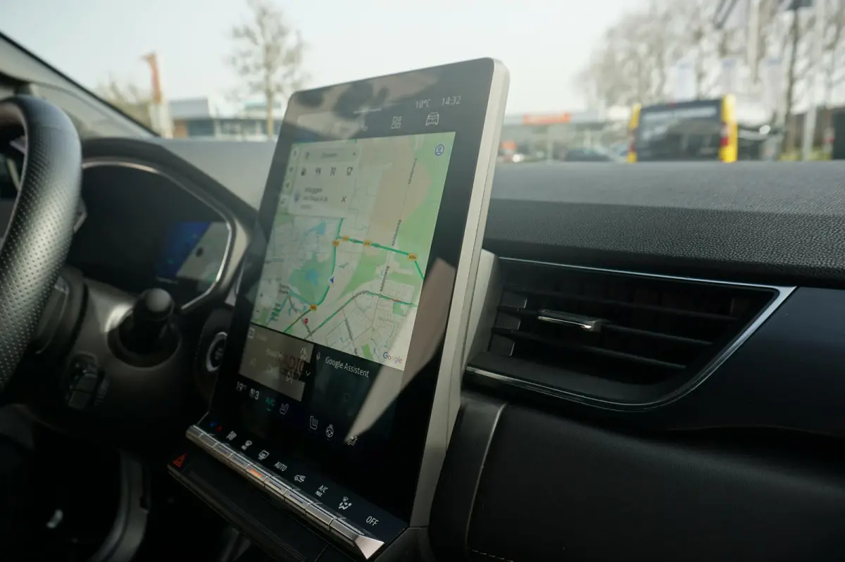 1.6 E-Tech full hybrid 145 iconic