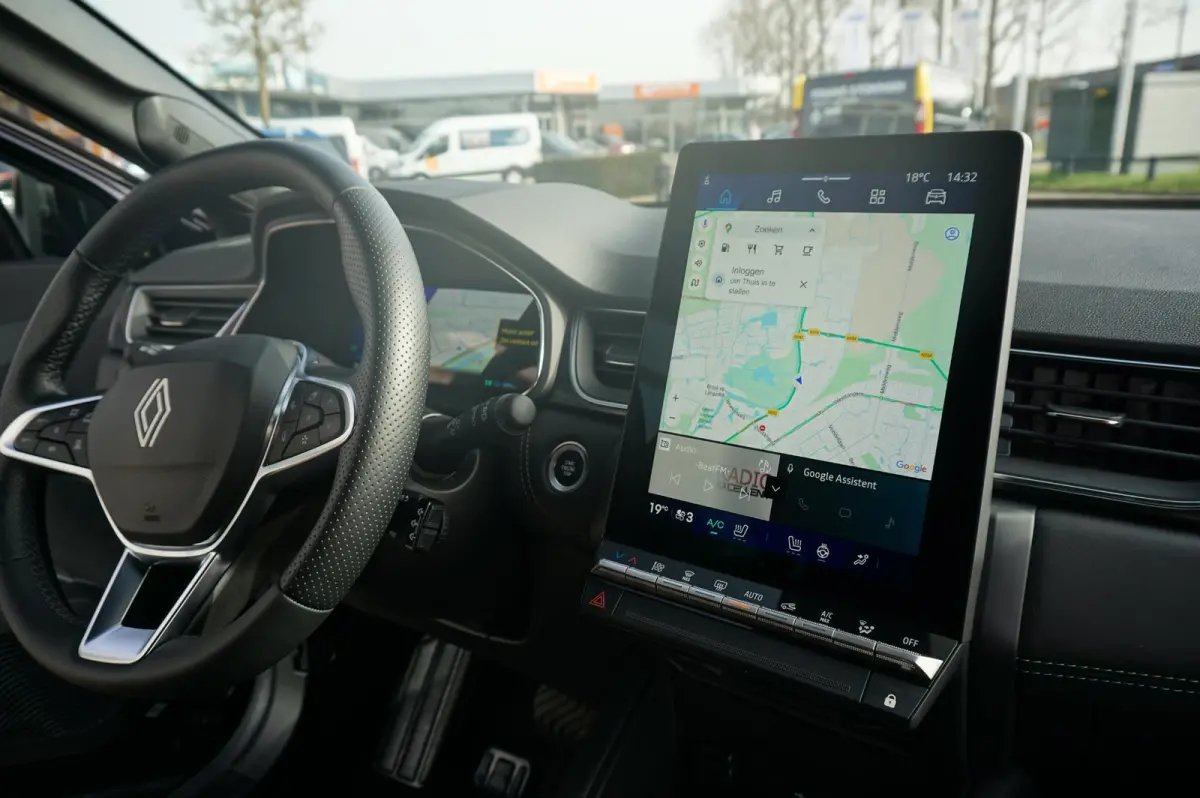 1.6 E-Tech full hybrid 145 iconic