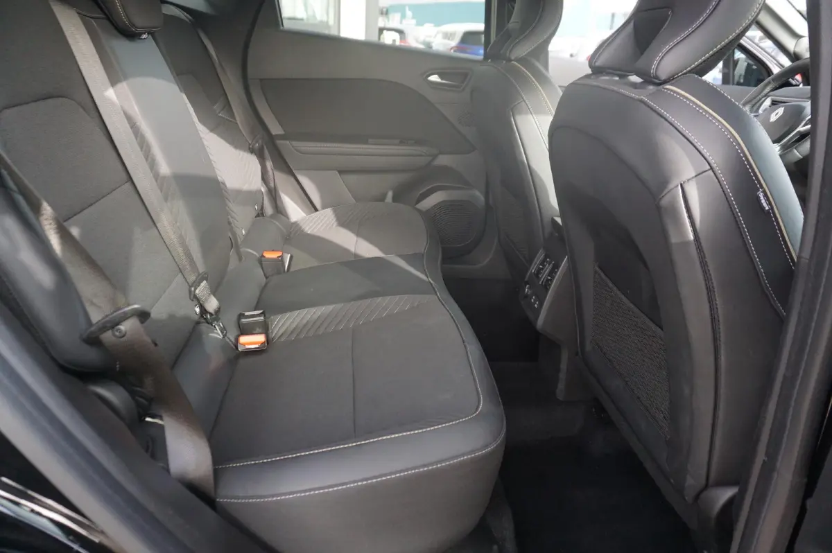 1.6 E-Tech full hybrid 145 iconic