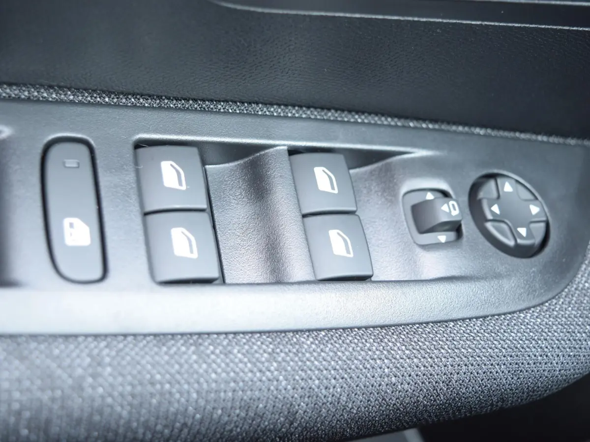 1.2 Hybrid 110 e-DCS6 Business PARKEERSENSOREN MET CAMERA | DONKER GETINT GLAS | AIRCO | DEMO